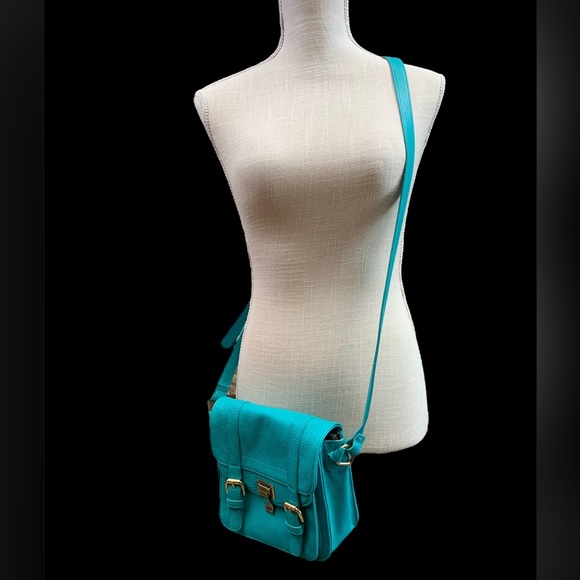 Steve Madden shoulder purse w adjustable strap small - Picture 2 of 11